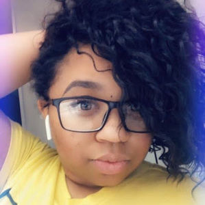 Meet your Posher, Desiree
